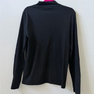 Long-sleeve black tee